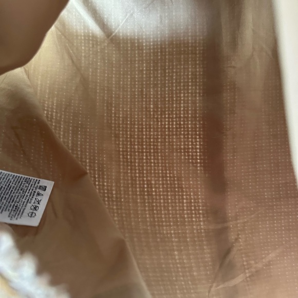 Banana Republic Women’s Gold Top Size L Weave Textured Metallic Shell Blouse - Picture 7 of 8